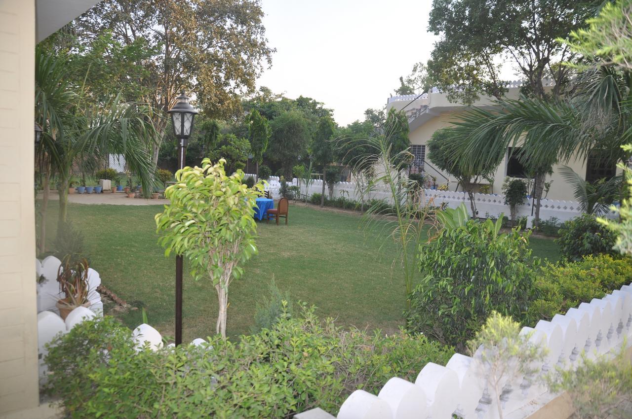 Hotel Eagle Nest Bharatpur Εξωτερικό φωτογραφία