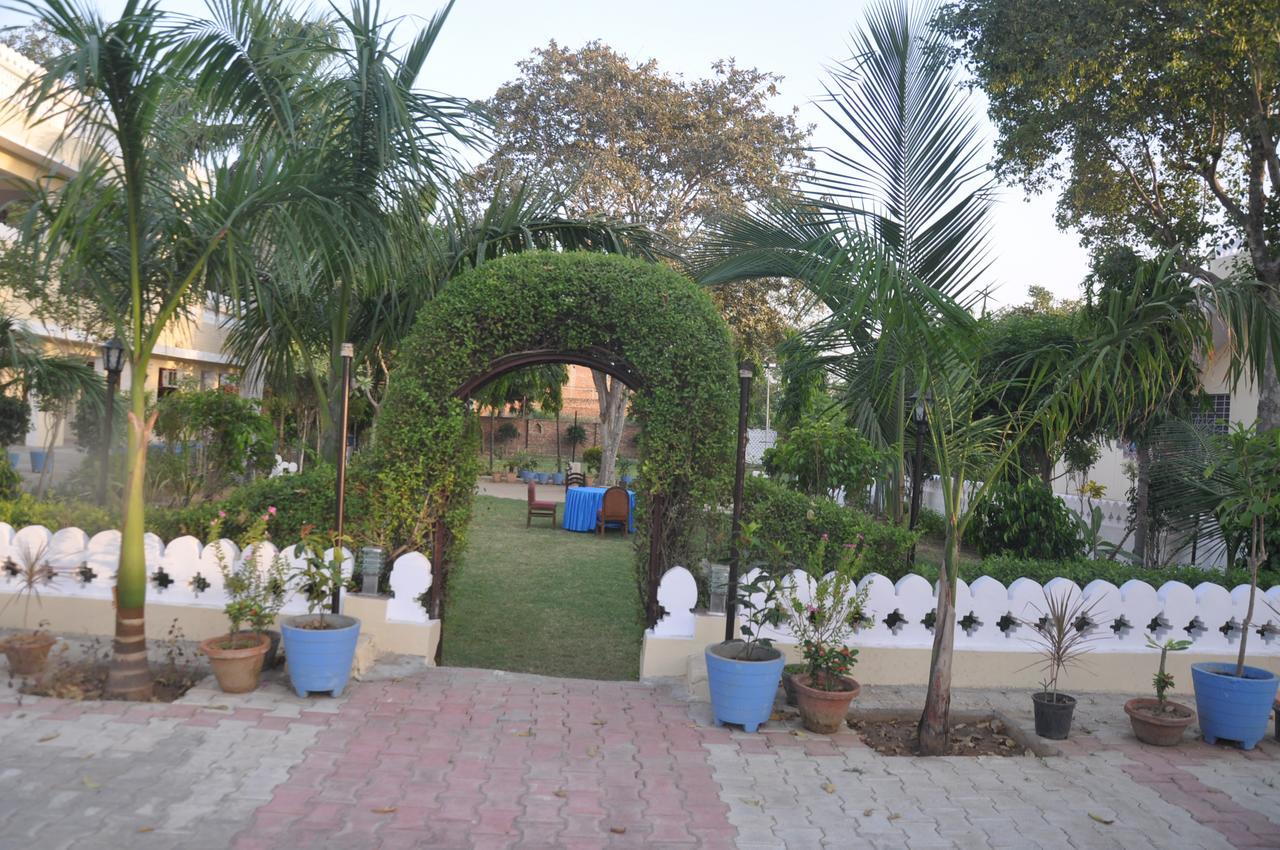 Hotel Eagle Nest Bharatpur Εξωτερικό φωτογραφία