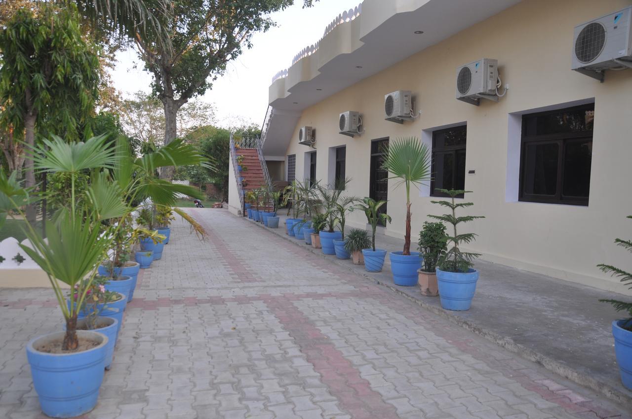 Hotel Eagle Nest Bharatpur Εξωτερικό φωτογραφία